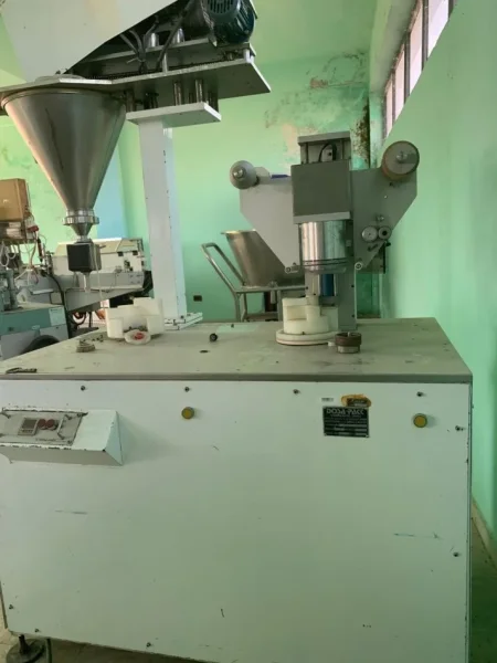 Tirane, shes Makineri mbushje pluhurah