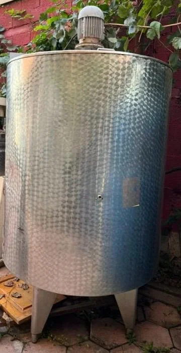 Tirane, shes Paisje inoksi