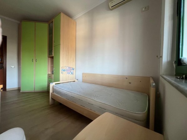 Tirane, jepet me qera apartament 2+1+Ballkon Kati 7, 1 m² 850 € (Rruga “Myslym Shyri”)