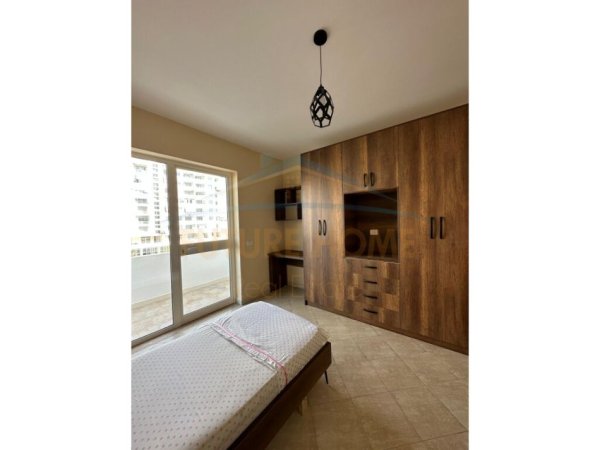 Durres, jepet me qera apartament 3+1 Kati 4, 101 m² 400 € (ISh Urt)
