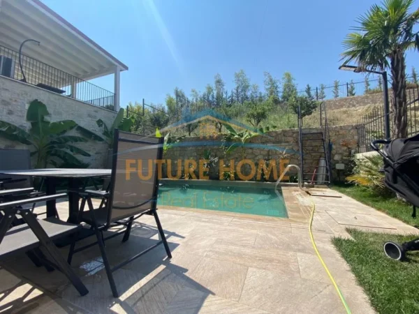 Tirane, shitet Vile 4+1+Ballkon Kati 2, 263 m² 780.000 € (Teg)