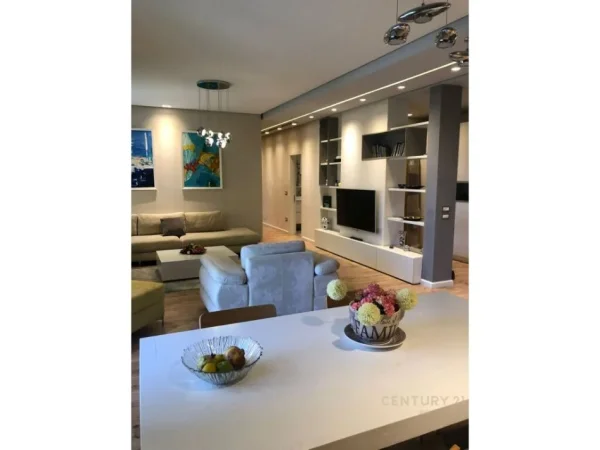 Tirane, shes apartament 3+1+2 +2 POSTE PARKIMI , 142 m² 390.500 € (Kopshti Botanik Zoologjik)