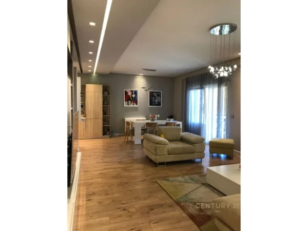 Tirane, shes apartament 3+1+2 +2 POSTE PARKIMI , 142 m² 390.500 € (Kopshti Botanik Zoologjik)