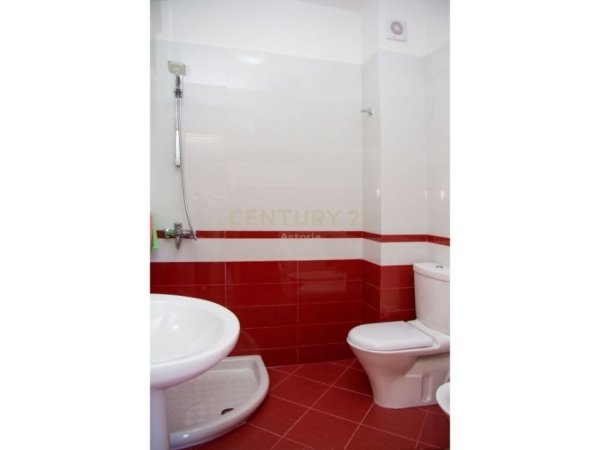 Tirane, jap me qera apartament 4+1+2 , 120 m² 1.000 € (Kodra e Diellit Residence)