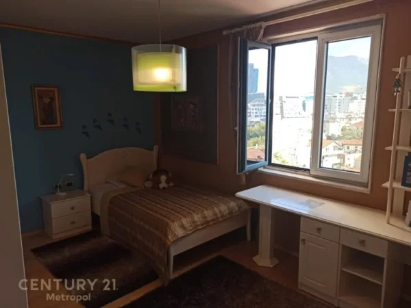 Tirane, shes apartament 4+1 , 272 m² 1.000.000 € (Rruga e Kavajës)