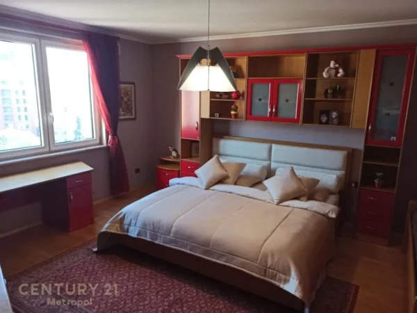 Tirane, shes apartament 4+1 , 272 m² 1.000.000 € (Rruga e Kavajës)