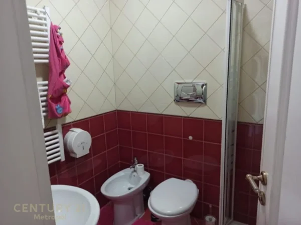 Tirane, shes apartament 4+1 , 272 m² 1.000.000 € (Rruga e Kavajës)