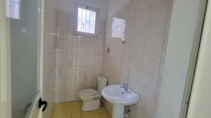 Durres, jepet me qera ambjent biznesi Kati 0, 160 m² (lagjja 5)