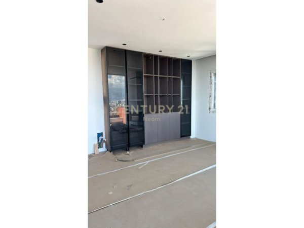 Tirane, jap me qera apartament 2+1+2+POST PARKIMI , 138 m² 1.700 € (Kodra e Diellit)