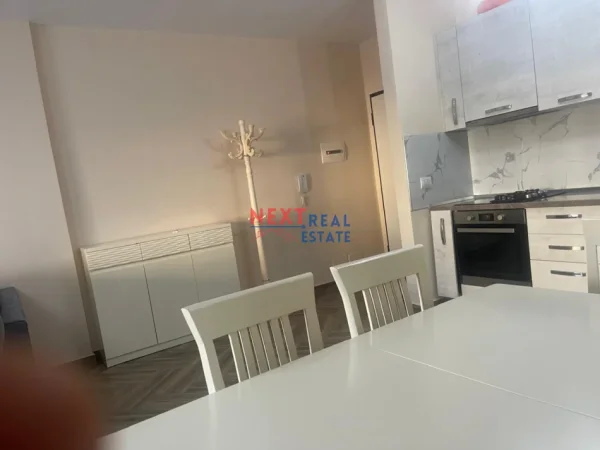 Vlore, jepet me qera apartament 1+1+Aneks+Ballkon , 450 € (BULEVARDI VLORE SKELE)