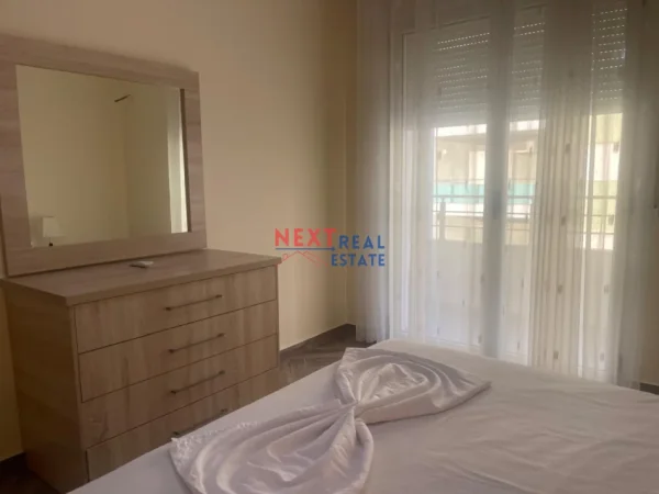 Vlore, jepet me qera apartament 1+1+Aneks+Ballkon , 450 € (BULEVARDI VLORE SKELE)