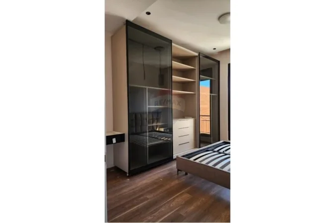 Tirane, jepet me qera apartament 2+1 Kati 8, 115 m² 1.250 € (Delijorgji)