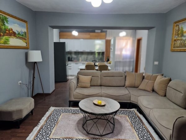 Tirane, jepet me qera apartament 2+1 Kati 0, 125 m² 700 € (Rruga e Dibres)