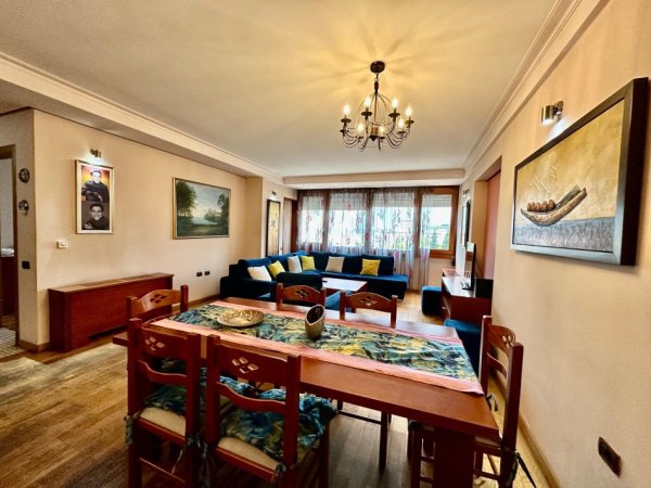 Tirane, jepet me qera apartament 3+1+A+BLK Kati 5, 160 m² 1.000 Euro (Rruga e Elbasanit)