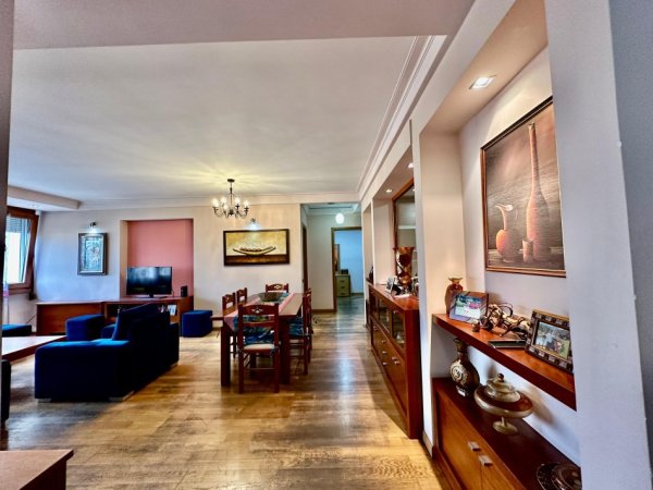 Tirane, jepet me qera apartament 3+1+A+BLK Kati 5, 160 m² 1.000 Euro (Rruga e Elbasanit)