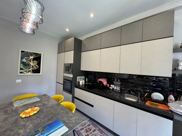Durres, shitet apartament 2+1+Ballkon Kati 0, 96 m² 380.000 € (Lura 3,Gjiri i Lalzit)