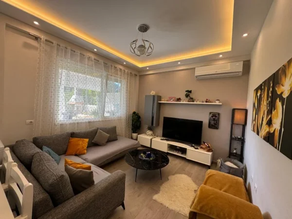 Durres, shitet apartament 2+1+Ballkon Kati 0, 96 m² 380.000 € (Lura 3,Gjiri i Lalzit)