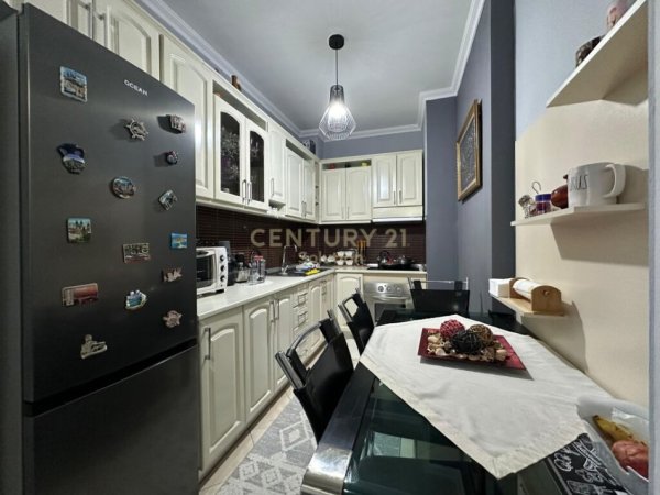Tirane, shes apartament 2+1 Kati 3, 88 m² 122.000 € 