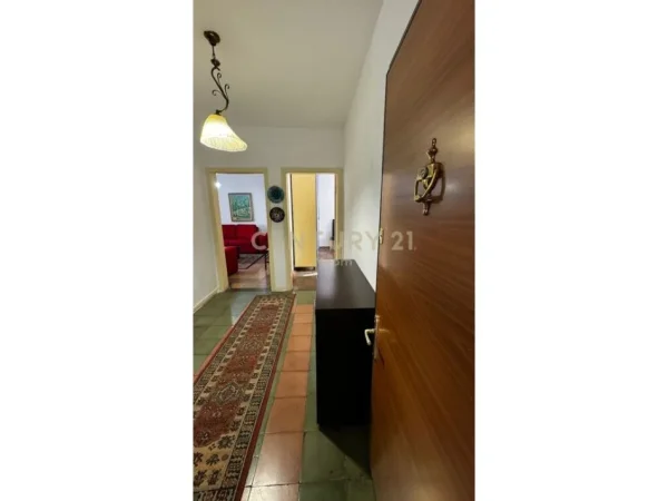 Tirane, shes apartament 1+1 , 63 m² 130.000 € (Rruga e Kavajës)