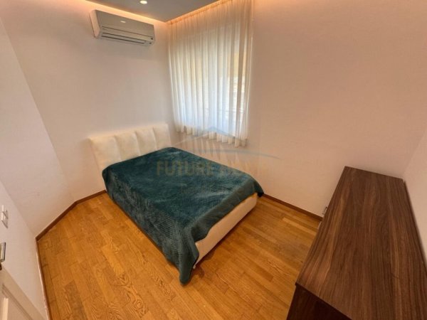 Tirane, shitet apartament 3+1 Kati 3, 164 m² 450.000 € (SAUK)