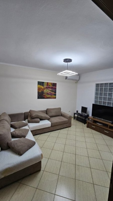 Tirane, jepet me qera apartament 2+1 Kati 4, 67 m² 550 € (Ish Uzina Dinamo)