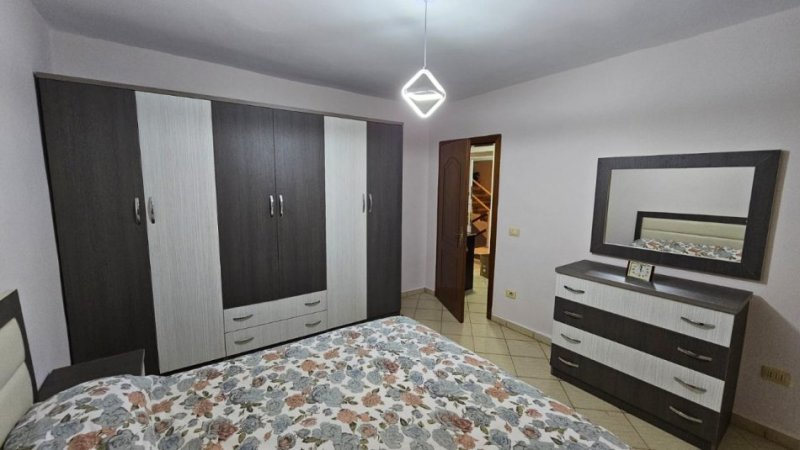 Tirane, jepet me qera apartament 2+1 Kati 4, 67 m² 550 € (Ish Uzina Dinamo)