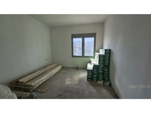 Tirane, shes apartament 2+1+3+VERANDE , 325 m² 365.000 € (Kopshti Botanik Zoologjik)