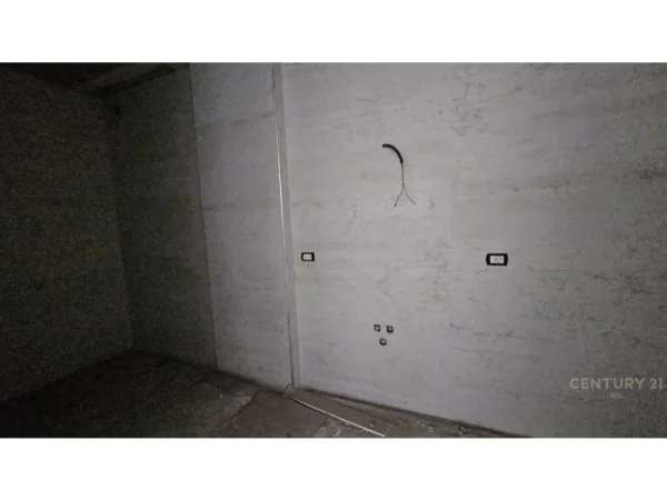 Tirane, shes apartament 2+1+3+VERANDE , 325 m² 365.000 € (Kopshti Botanik Zoologjik)