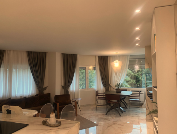 Tirane, shes apartament 2+1+Ballkon Kati 1, 120 m² 280.000 € (Liqeni i Thatë)