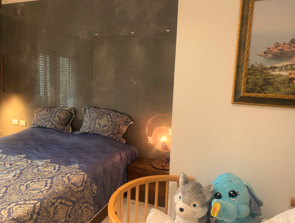 Tirane, shes apartament 2+1+Ballkon Kati 1, 120 m² 280.000 € (Liqeni i Thatë)
