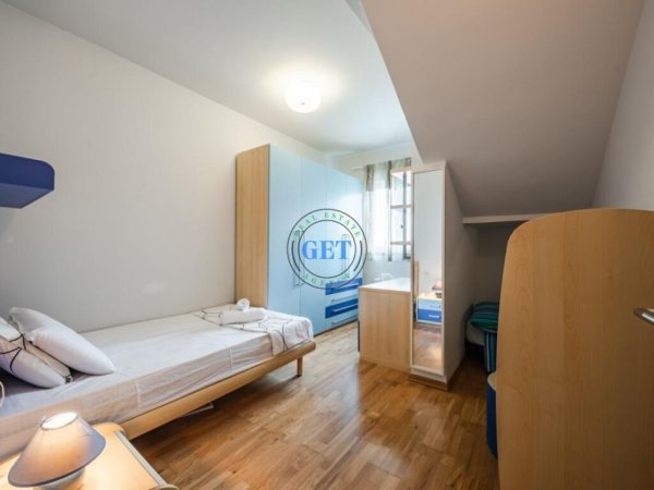 Durres, shitet apartament duplex , 290 m² (Pallati I Sporteve) (1200€/ m2)