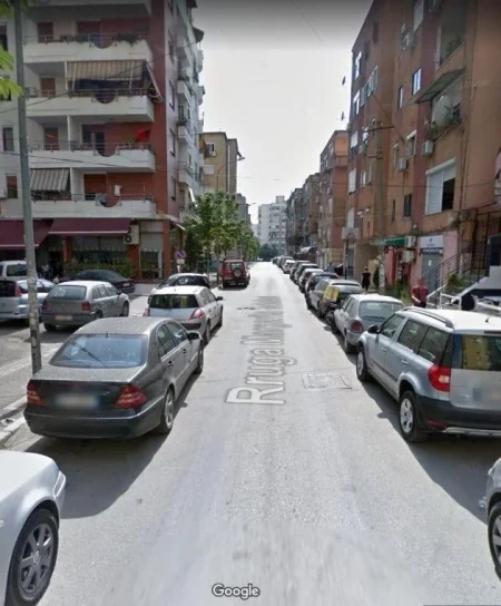 Tirane, jepet me qera lokal Kati 0, 150 m² 1.000 € (RRUGA MARGARITA TUTULANI)