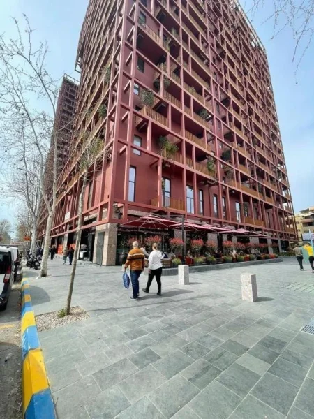 Tirane, shes ambjent biznesi Kati 0, 62 m² 403.000 € (rruga e kavajes)