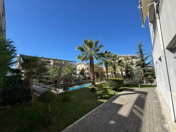 Tirane, shitet apartament 3+1+Aneks+Ballkon Kati 3, 165 m² 450.000 € (Sauk)