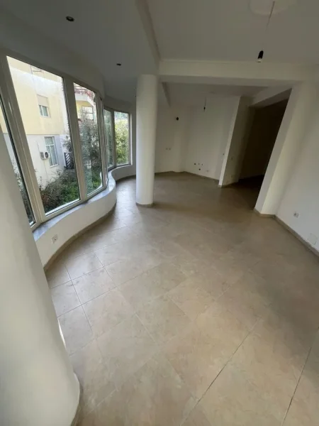 Tirane, shes Vile 3 Katshe Kati 0, 530 m² 650.000 € (liqeni thate)