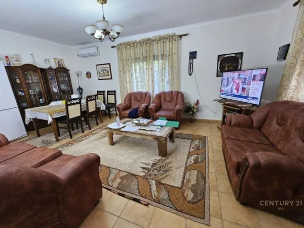 Tirane, shes shtepi 1 Katshe Kati 1, 684 m² 320.000 € (Casa Italia)