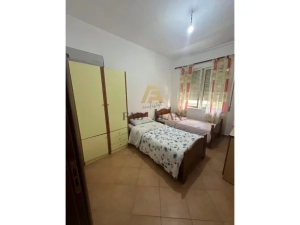 Tirane, shitet apartament 2+1+2 Kati 2, 100 m² 210.000 € (Kopshti Botanik)