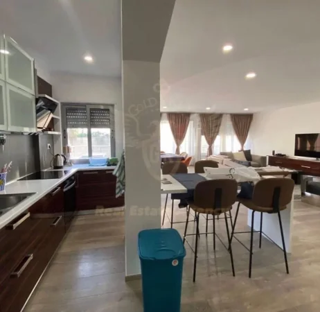 Durres, jap me qera apartament 2+1+Ballkon Kati 2, 103 m² 501 € 