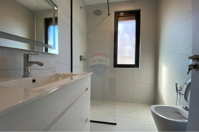 Tirane, shitet apartament Kati 5, 41 m² 105.000 € (Optika Roma - Pazari i Ri)