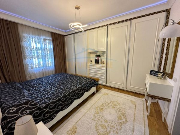 Tirane, shitet apartament 3+1+Ballkon Kati 3, 123 m² 255.000 € (Kopshti Botanik)