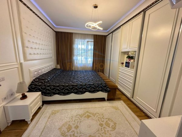Tirane, shitet apartament 3+1+Ballkon Kati 3, 123 m² 255.000 € (Kopshti Botanik)