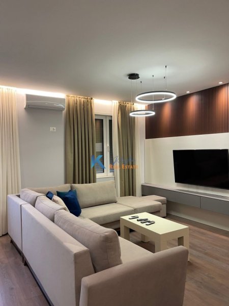 Tirane, jap me qera apartament 2+1+Ballkon Kati 5, 98 m² 650 € (Liqeni i Thate)
