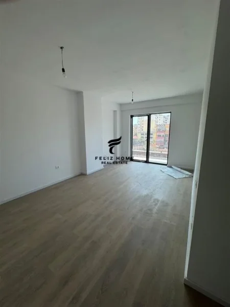 Tirane, jepet me qera apartament 2+1 Kati 2, 95 m² 700 € (MYSLYM SHYRI)