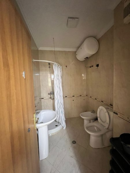 Tirane, jepet me qera/Shitje apartament 2+1 Kati 10, 85 m² 600 € (9-katshet, Prokuroria e Pergjithshme)