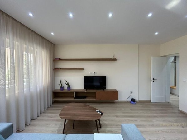 Tirane, jepet me qera apartament 1+1+Aneks+Ballkon Kati 3, 70 m² 800 € (Rruga Bardhok Biba, Tiranë Tirana, Albania)