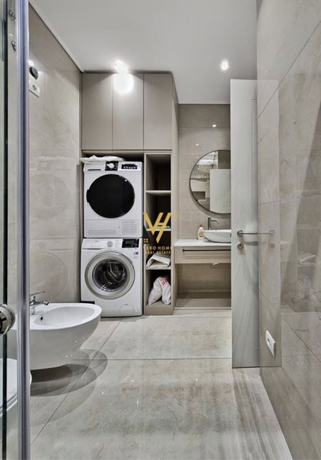 Tirane, jepet me qera apartament 2+1+Ballkon Kati 2, 90 m² 1.000 € (TEG)