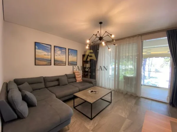 Gjiri Lalezit | Hamallaj, shitet apartament 1+1 Kati 2, 74 m² 222.000 € (Gjiri i Lalzit, rezidenca San Pietro)