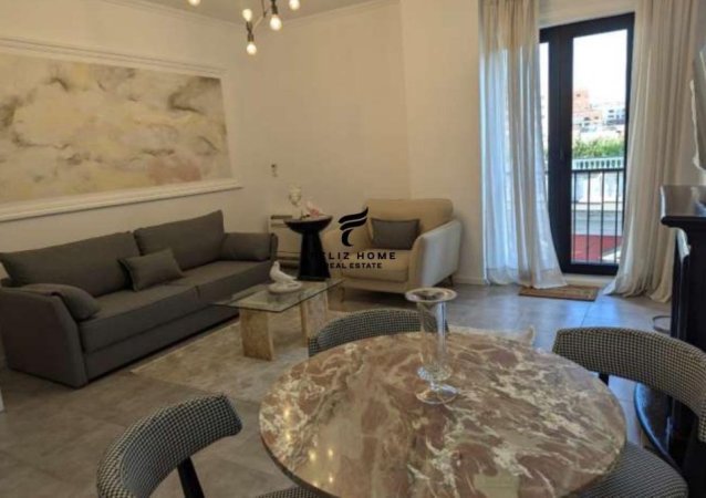 Tirane, jepet me qera apartament 1+1+Ballkon Kati 5, 68 m² 1.200 € (QENDER)