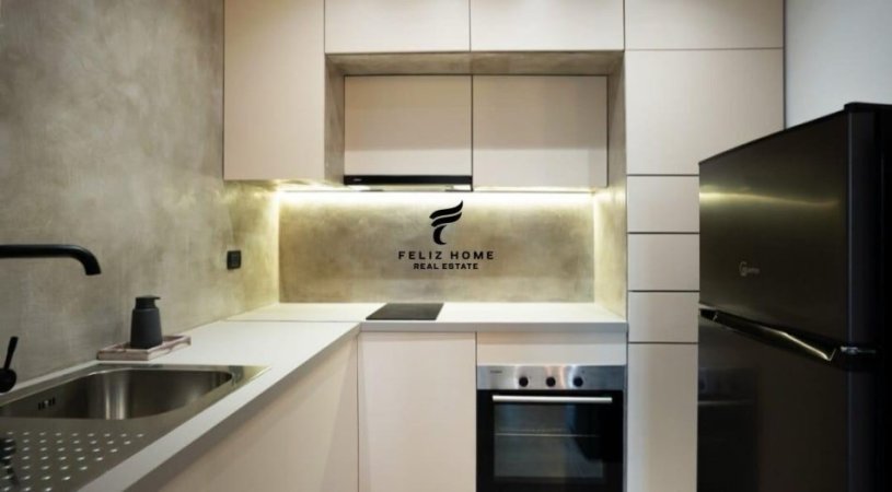 Tirane, jepet me qera apartament 1+1+Ballkon Kati 5, 68 m² 1.200 € (QENDER)