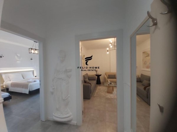 Tirane, jepet me qera apartament 1+1+Ballkon Kati 5, 68 m² 1.200 € (QENDER)